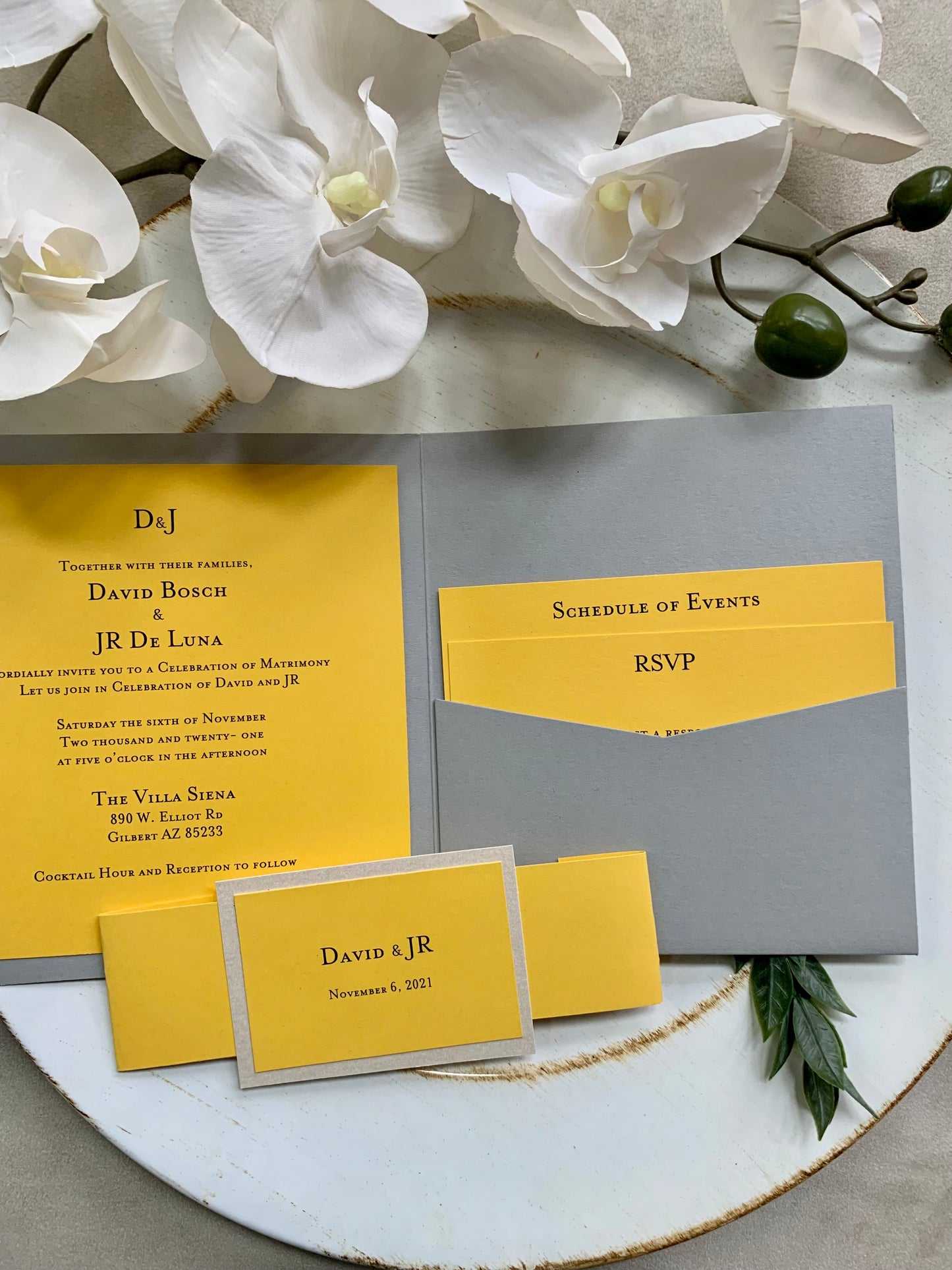 Dee Invitation Suite